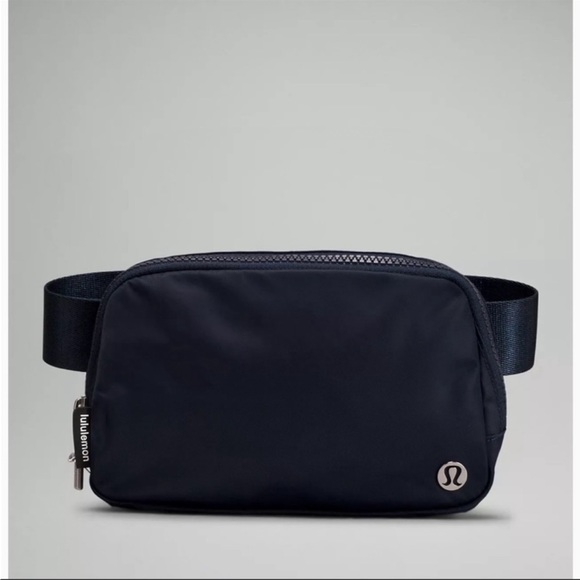 lululemon athletica Handbags - Lululemon athletics everywhere belt bag in black one size